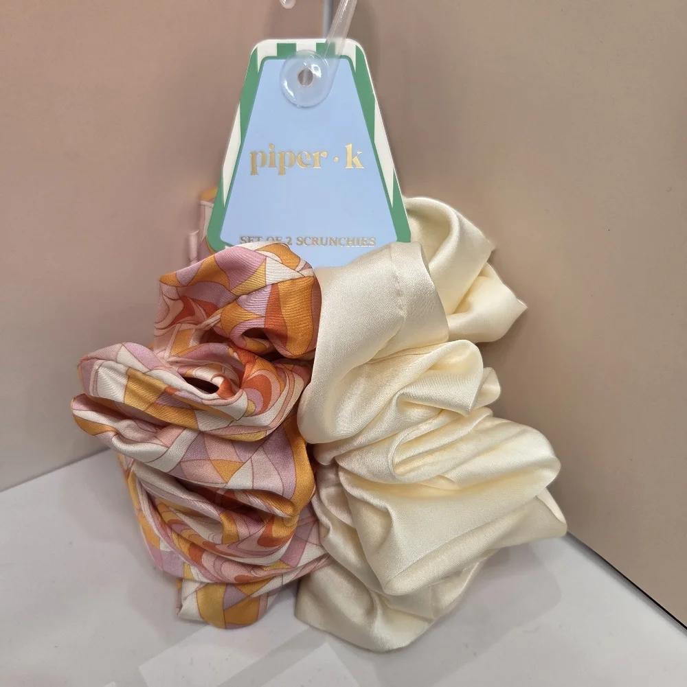 💛▪️Piper K ▪️2 Geometric and Satin Scrunchies Set - Pink and Cream
